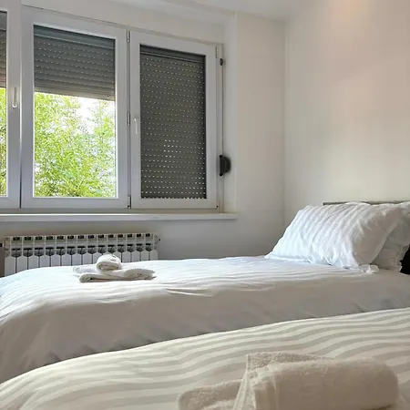 Melanie's Center Apartment *