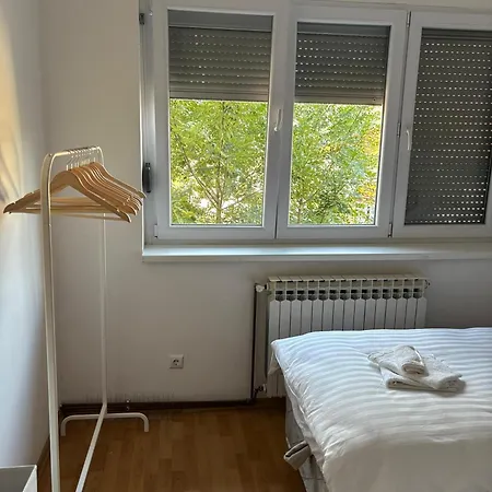 Melanie's Center * سراييفو